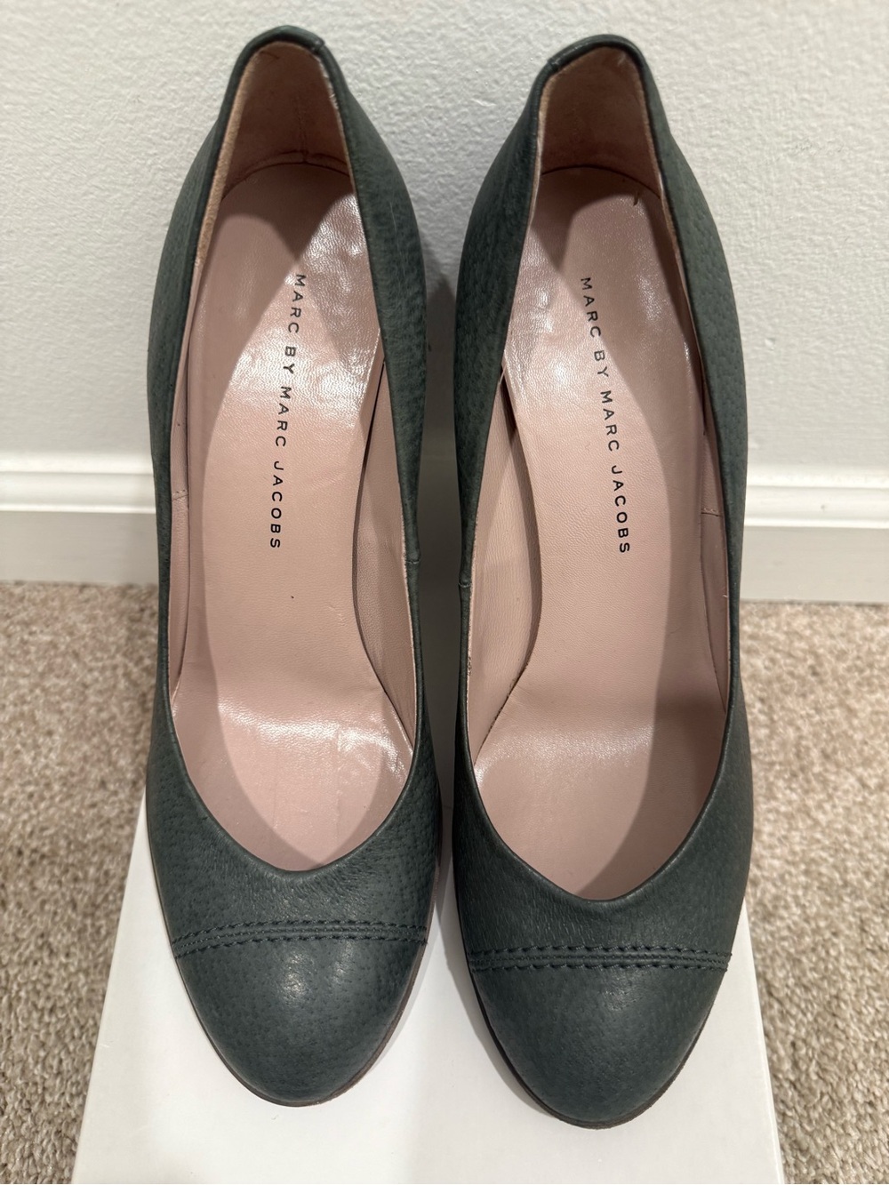 Marc by Marc Jacobs Dark Green Leather Round-Toe Pumps